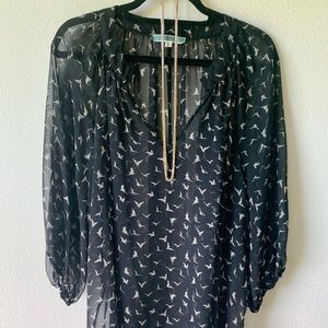 Pleione Eclectic top. Beige Birds on Black.